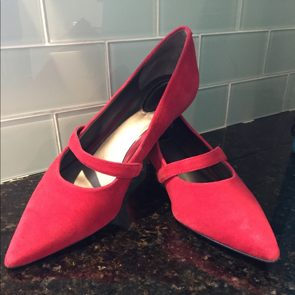 Trotters Red Kitten Heels / Mary Janes. Petra